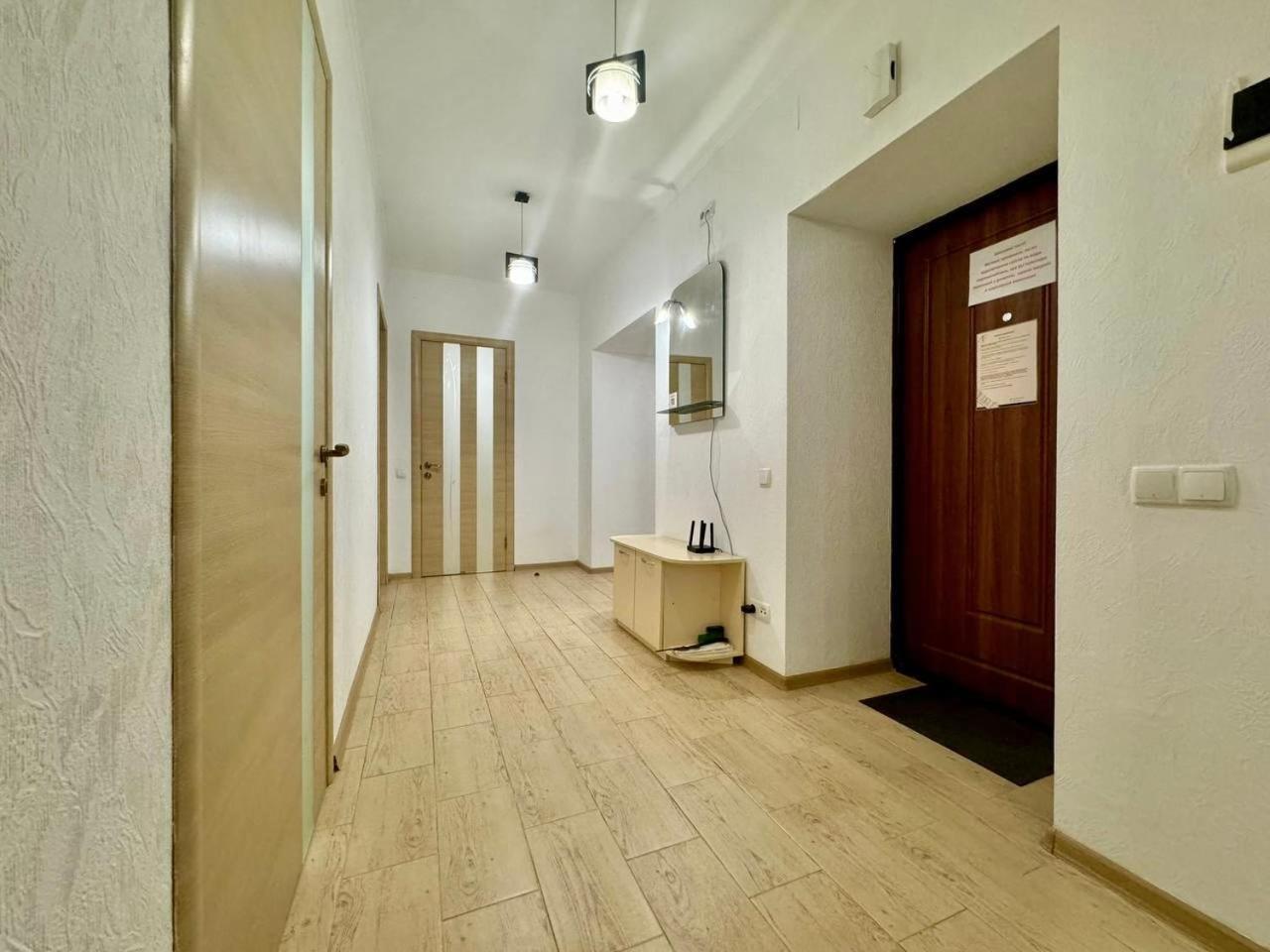 Apartpoltava: Stylish White Apartments with Dual Rooms Exterior photo